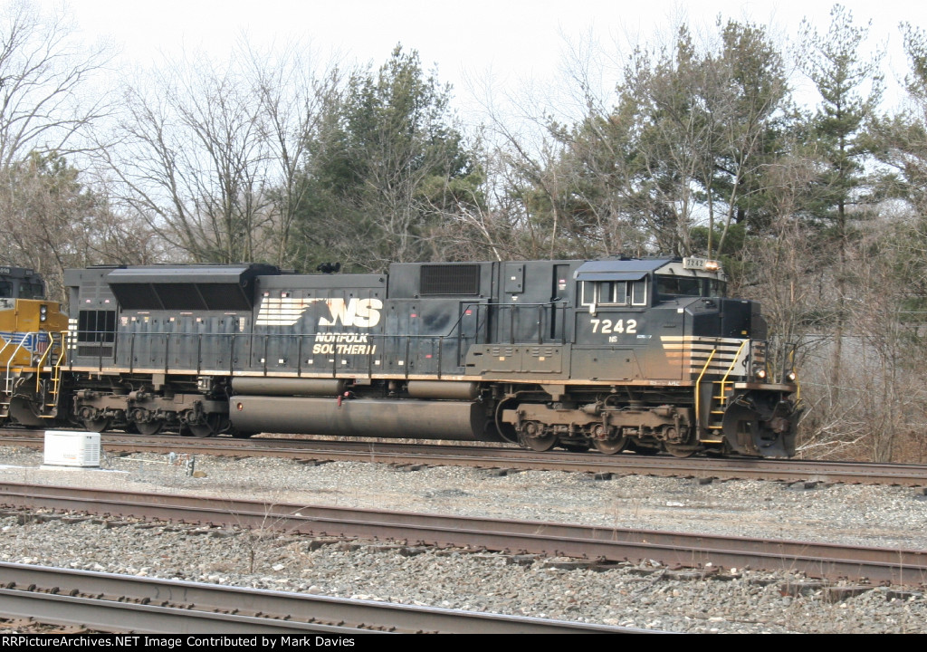 NS 7242